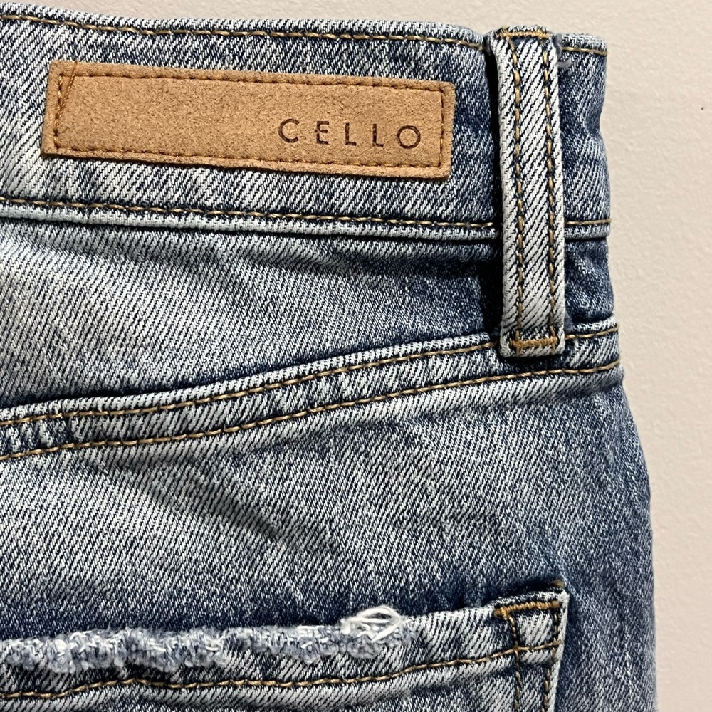 CELLO Bleached Ripped Jeans Size 9✨ - Picture 7 of 13
